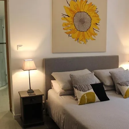 Le Petit Cinq Holiday home *